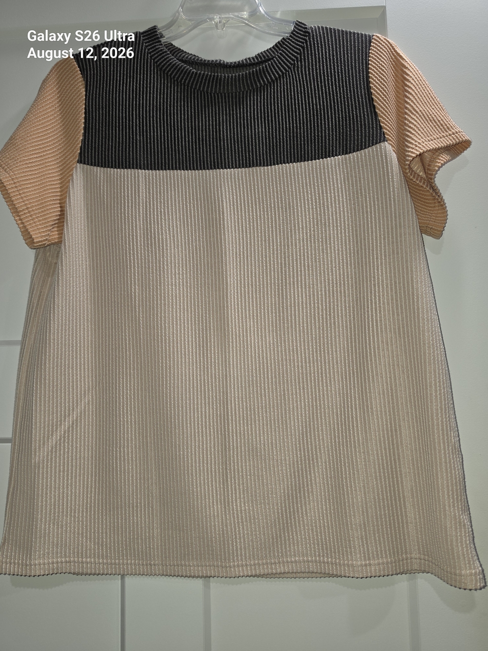 Colorblock Short Sleeve Ribbed Top - Black, Cream & Peach